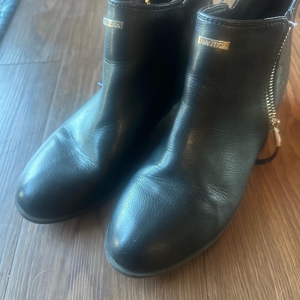 Nautica Women's Sleek Black Ankle Booties